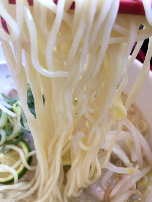 ラーメンニャン福の麺